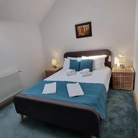 Roro - 2 Intr-o Guest house 3*
