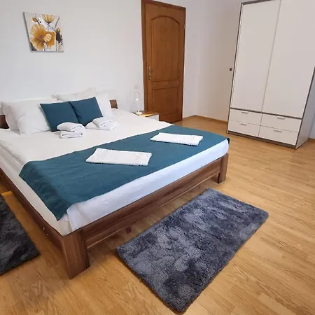 Roro - 2 Intr-o Guest house Sibiu